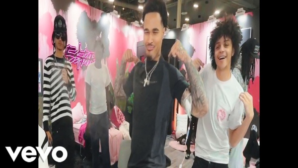 Motto Lyrics - xaviersobased, Che, PlaqueBoyMax