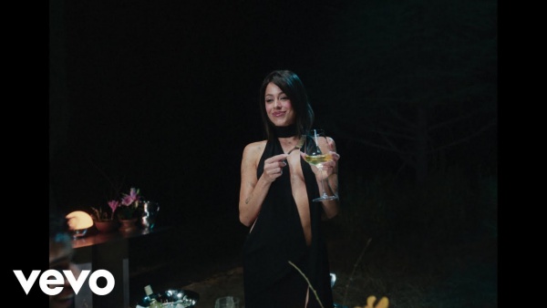 Una Noche Más Lyrics - TINI