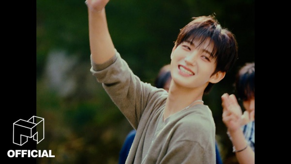 8시 11분 (Eight Eleven) Lyrics - idntt