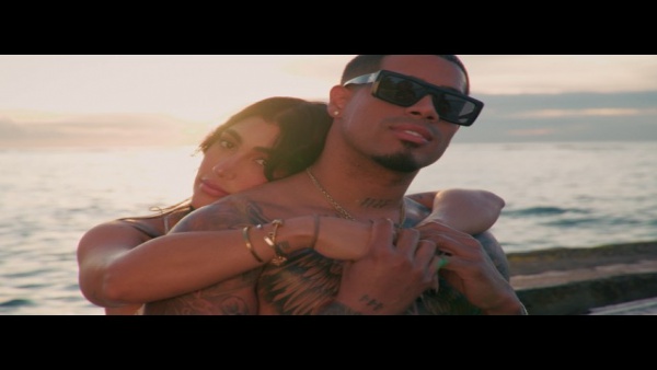 Aguita E Coco Lyrics - Michael Flores, Dani Barranco