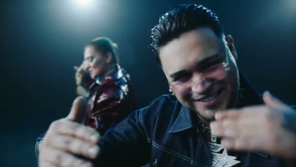 Beni Unutma Lyrics - Demet Akalın, Lvbel C5