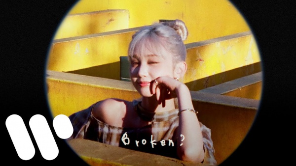 Broken? Lyrics - 歸綽嶢 (Nancy Kwai)