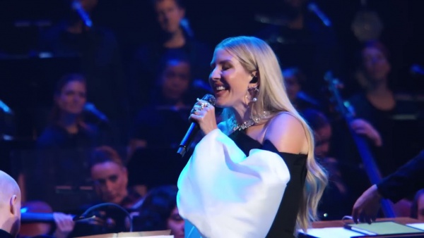 Easy To Love Me Lyrics - Ellie Goulding