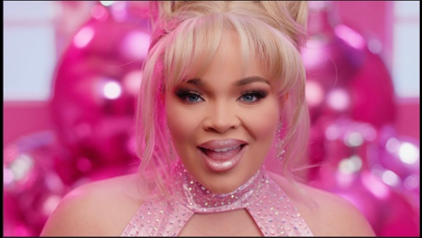 Holiday Barbie Lyrics - Trisha Paytas