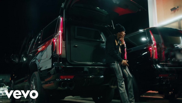 Middle Of The Summer Lyrics - Lil Baby
