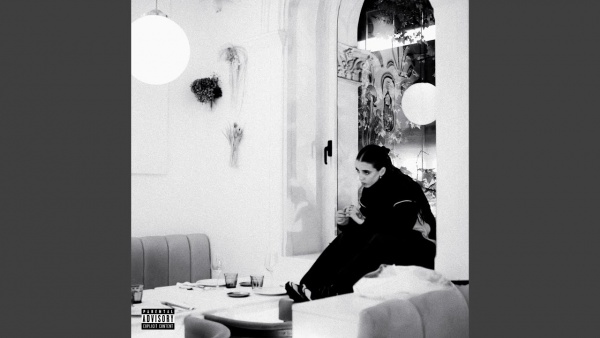 Sin Pausa Lyrics - Young Miko
