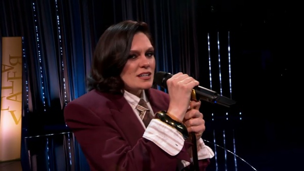 THE AWARD GOES TO YOU Lyrics - Jessie J