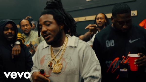 BUICK TO BENZ Lyrics - Mozzy