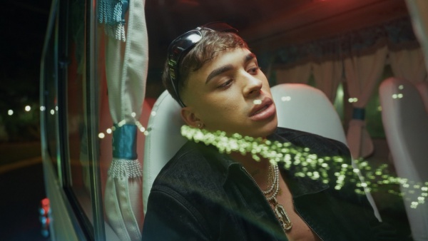 ME TOCO VERTE BRILLAR Lyrics - Jlexis, Michael Flores