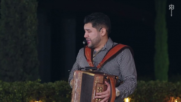 A Tu Lado Lyrics - Raúl Beltran