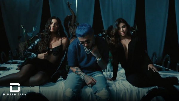 FANÁTICO Lyrics (English Translation) - Blessd, J Álvarez