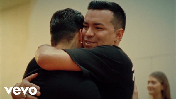 Con el Corazón Lyrics - Maluma, Yeison Jimenez