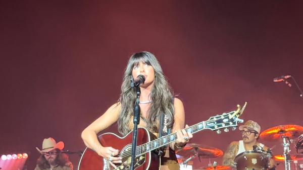Lovin’ Life Again Lyrics - Ella Langley