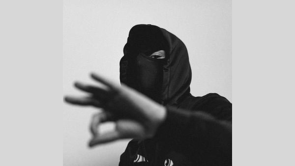 SHOTS Lyrics - 2M