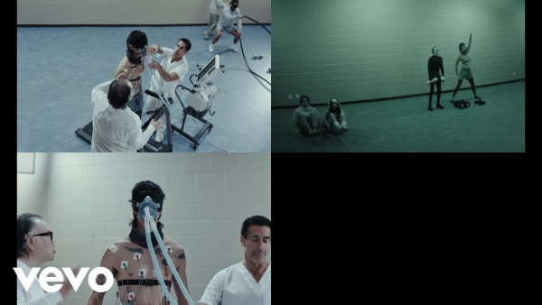 Muero Lyrics - CA7RIEL & Paco Amoroso | FREE SPIRITS