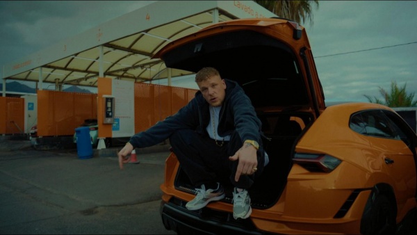 Vollmond Lyrics - Bonez MC, JUGGLERZ | Johnny‘s Tape