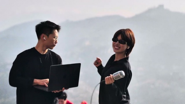 Dạo Bước Bắc Kinh Lyrics - Pháo