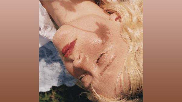 Flat Earther Lyrics - Maisie Peters | Florescence