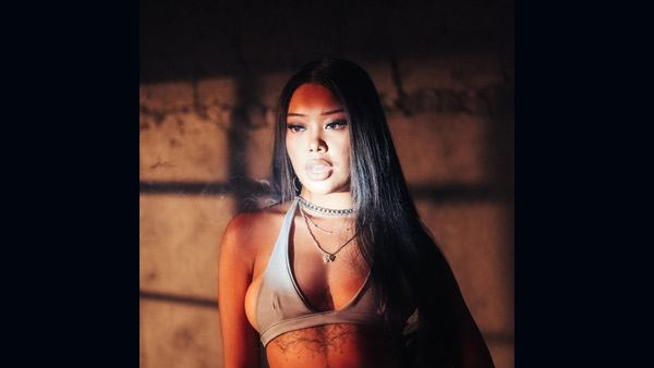 Body on me Lyrics - Denise Julia