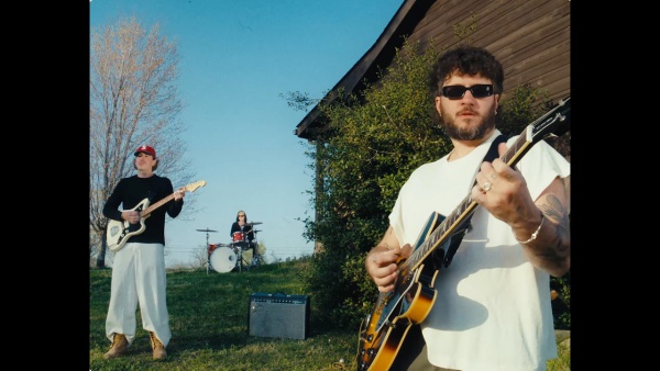 Holly! Lyrics - The Band CAMINO