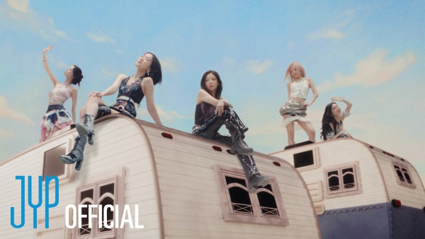 Motto Lyrics (English Translation) - ITZY