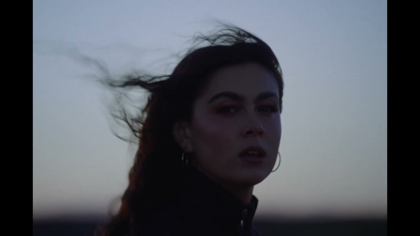 Si te tuviera aquí Lyrics - Chiara Oliver