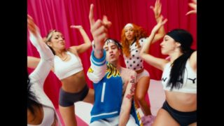 BIZZCOCHITO Lyrics