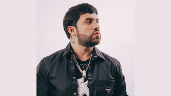 La Mora Lyrics - Luis R Conriquez