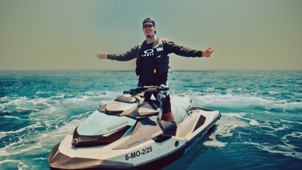 Santo Lyrics - Camin