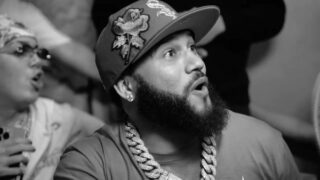 100 BARRAS  (English Translation) Lyrics