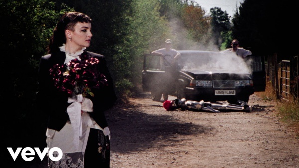 Roses Lyrics - CHVRCHES