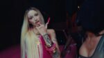 LA ROMPO  (English Translation) Lyrics