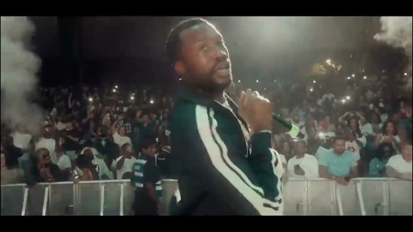 Switchin’ On Me Lyrics - Meek Mill